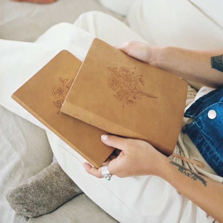 Amelia-CSB-Notetaking-Bible-Floral-Leather-Hosanna-Revival