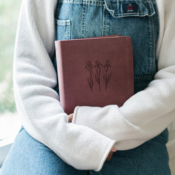 ESV Journaling Bible: Helena Theme