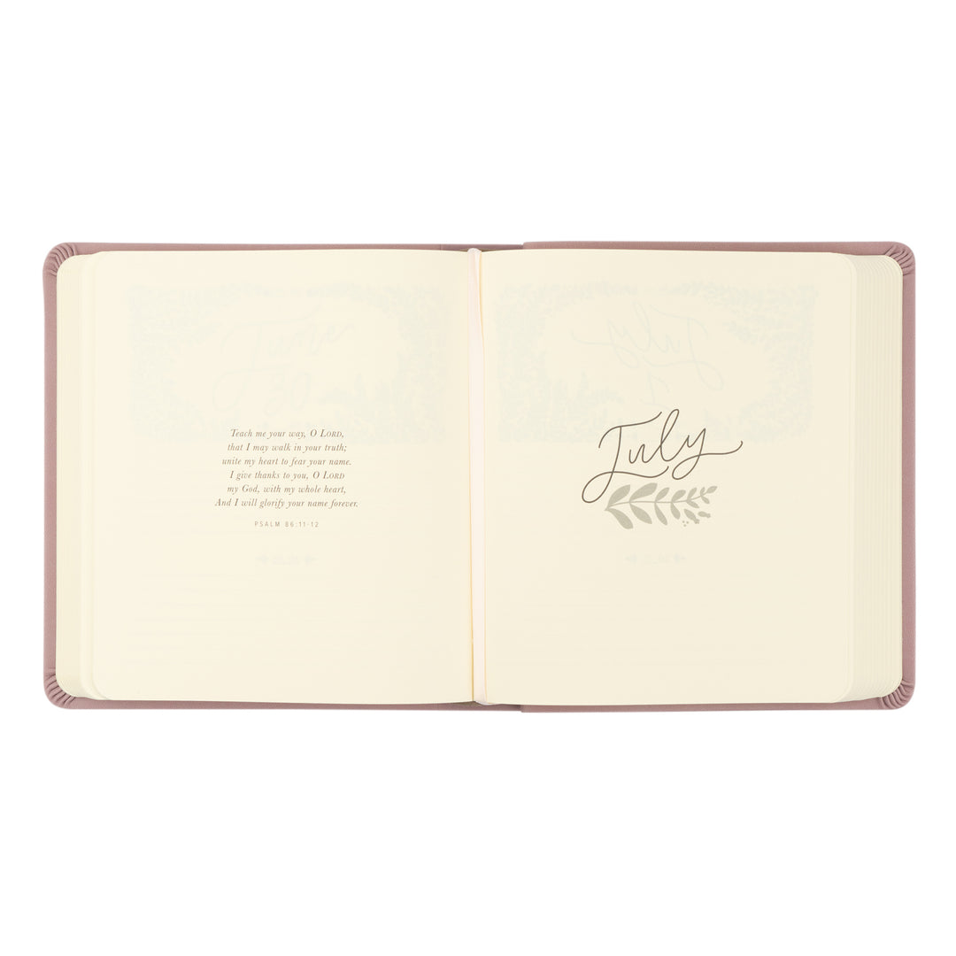 One Thing I Ask 5-Year Prayer Journal: Mauves Theme