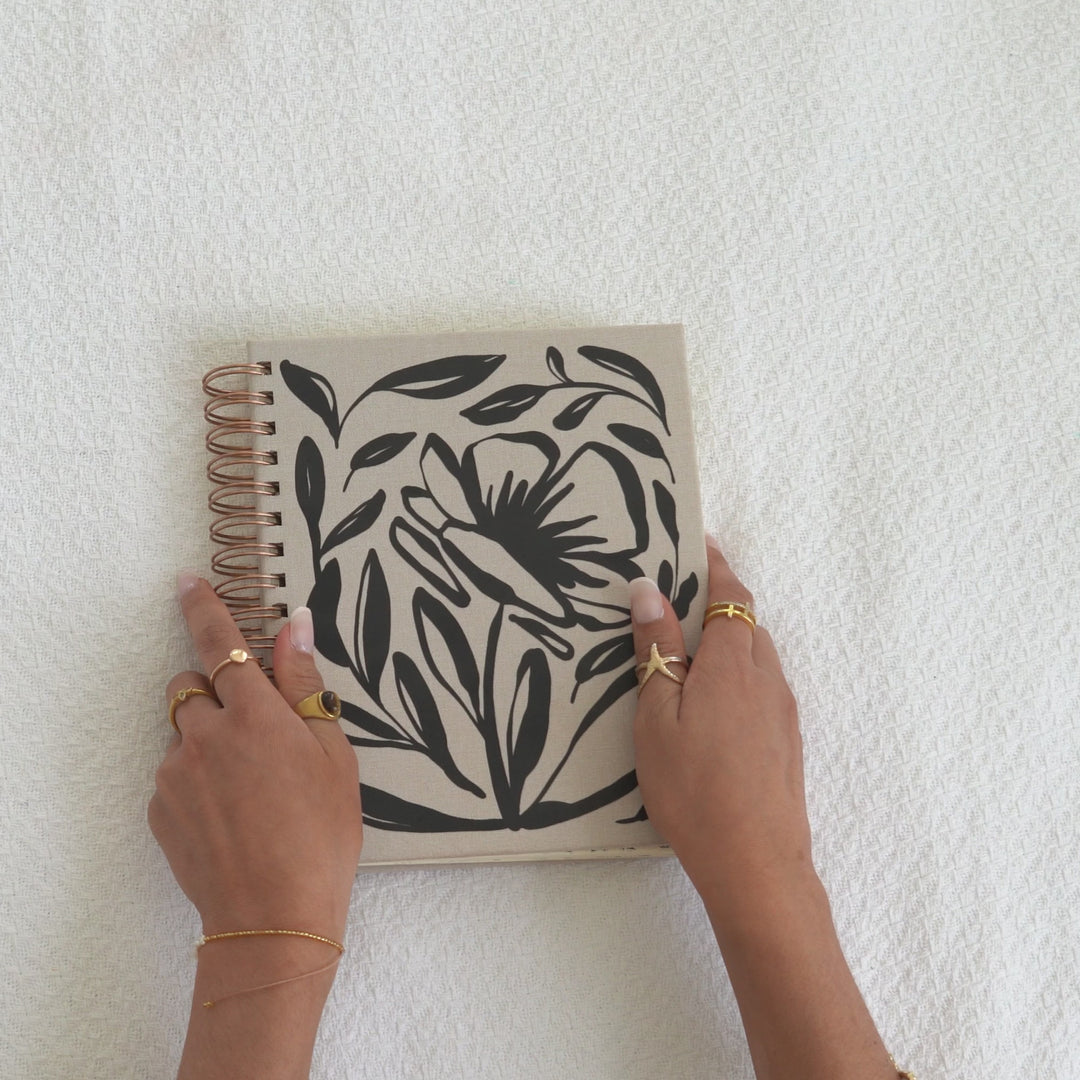 12-Month Undated Planner: Magnolia Springs Design, Spiral