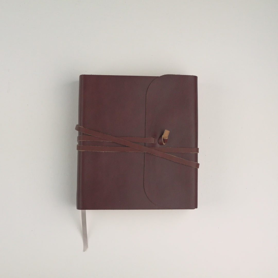 Genuine Leather One Thing I Ask 5-Year Prayer Journal: Luxembourg Theme