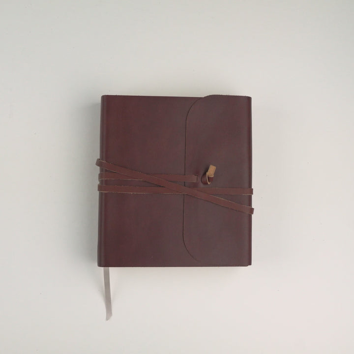 Genuine Leather One Thing I Ask 5-Year Prayer Journal: Luxembourg Theme